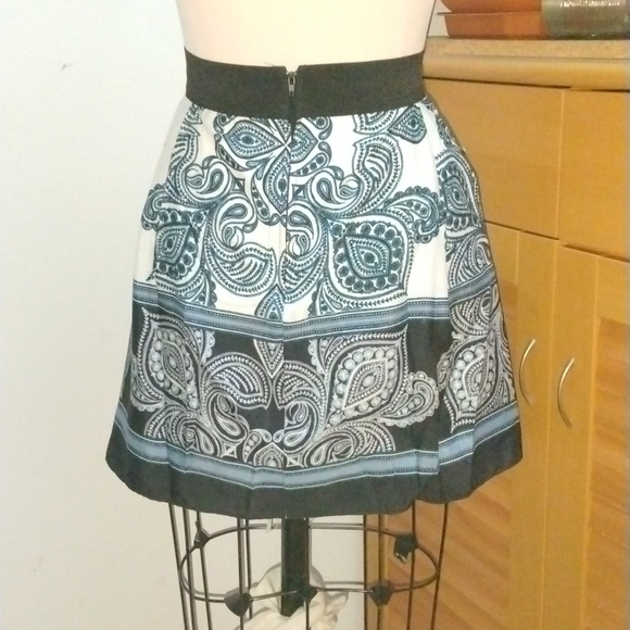 Handkerchief skirt - Picture 2 of 3